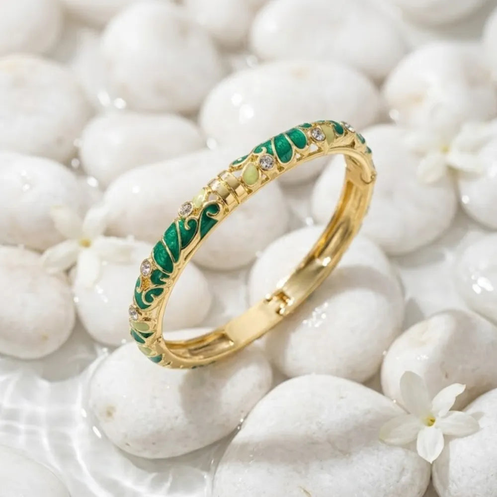 Bracelets Thaï Colorés en Laiton – Joncs Bohème Chic & Strass