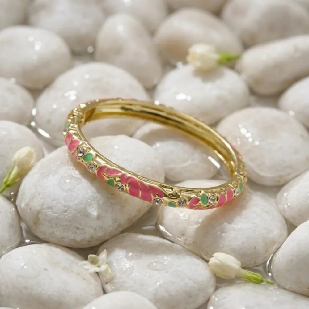 Bracelets Thaï Colorés en Laiton – Joncs Bohème Chic & Strass